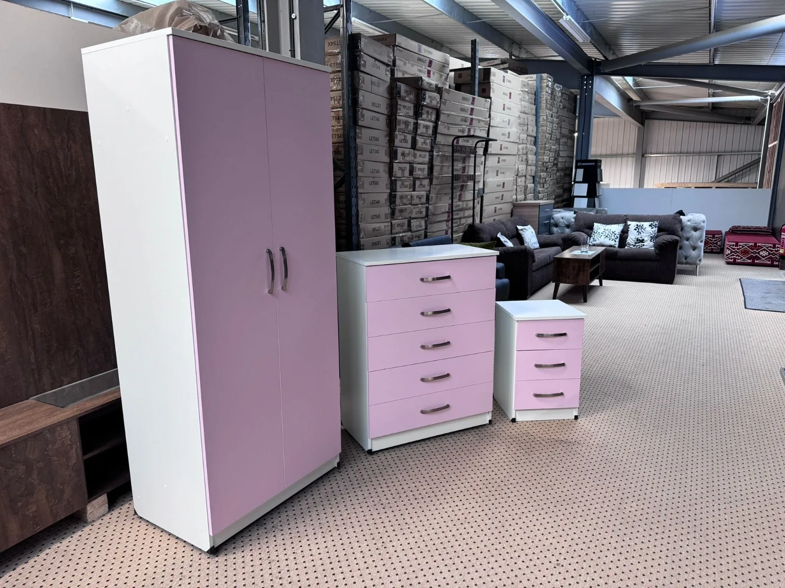 Coordinated bedroom set with wardrobe and drawers